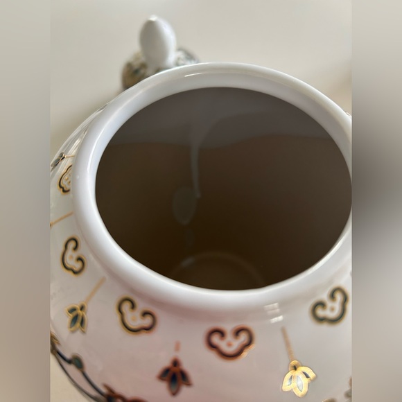 Vintage White Floral Temple Jar | Chinoisorie | Home Decor | - Picture 5 of 5